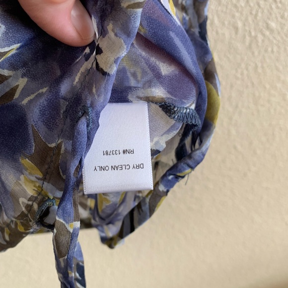 Off the shoulder floral coastal cowgirl Tyler Kim Silk Top🌴 - Picture 3 of 4